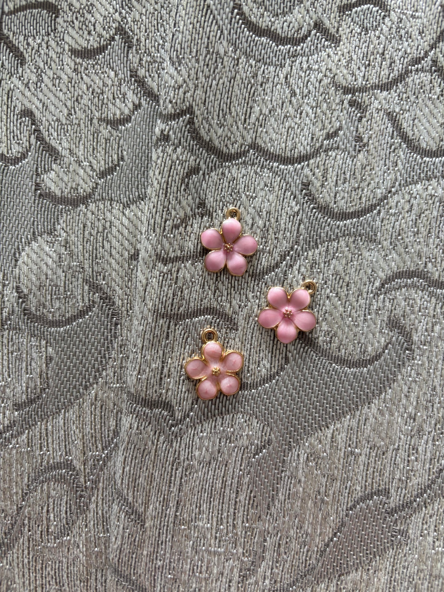 Breloque fleur rose
